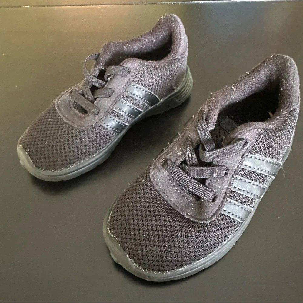 Adidas Kids size 7K Black Sneakers, EUC